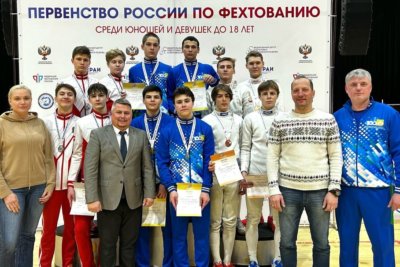 Серебро командных соревнований Первенства России по фехтованию среди юношей до 18 лет у Курских рапиристов!!!